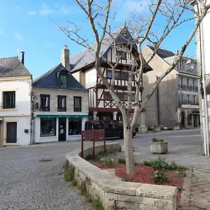 Cosy Plein Coeur De Guémené-sur-scorff Appartement